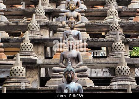 Les bouddhas et stupas à Colombo Sri Lanka Banque D'Images