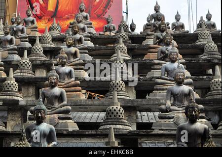 Les bouddhas et stupas à Colombo Sri Lanka Banque D'Images