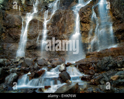 Chutes Tangle. Le Parc National Jasper, Alberta, Canada Banque D'Images