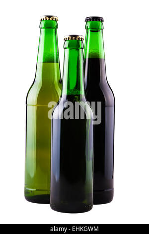 Trois bouteilles de bière isolé sur fond blanc Banque D'Images