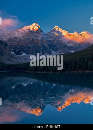 Le lac Moraine. Le parc national Banff. Alberta Canada. Banque D'Images