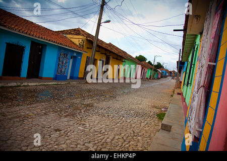 Une rue colorée à Trinidad, Cuba Banque D'Images