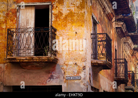 Les bâtiments en ruine, la vieille Havane, Cuba Banque D'Images