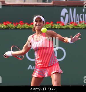 Indian Wells, le 15 mars 2015, joueur de tennis britannique Heather Watson bat Agnieszka Radwanska (Pologne) dans la 3e ronde de la féministe des célibataires au BNP Paribas Open (score 6-4 6-4). Credit : Werner - Photos/Alamy Live News Banque D'Images