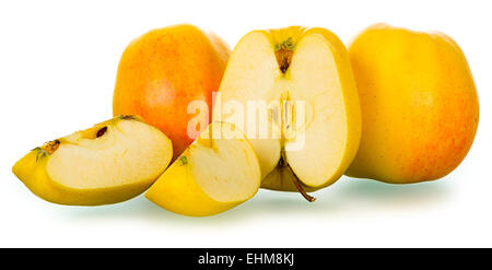 Groupe de pommes jaune doré isolé sur fond blanc, secteur d'intérêt est augmenté en combinant plusieurs images Banque D'Images