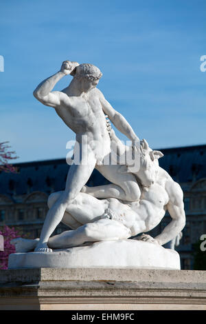 Thésée et le Minotaure (1821) par Jules Ramey dans le Jardin des Tuileries (Jardin des Tuileries), Paris, France Banque D'Images