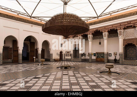 Musée de Marrakech, Marrakech musée installé dans le palais Dar Menebhi, cour, Marrakech, Maroc Banque D'Images