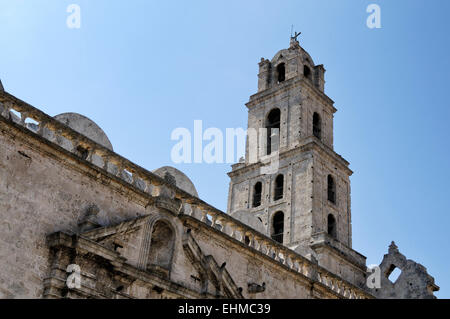 Clocher, église, Basilique Menor de San Francisco, la Plaza San Francisco de Asís, La Habana Vieja, le centre historique, La Havane Banque D'Images