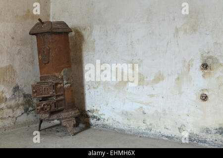 Chaudière de chauffage à l'ancienne prison de la Gestapo à Terezin, en République tchèque. Banque D'Images