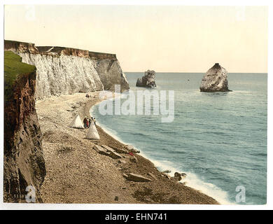 La baie d'eau douce et les enterrements de passage des roches, île de Wight, Angleterre Banque D'Images