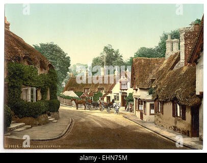 Shanklin, un village historique sur l'île de Wight, en Angleterre, est connu pour ses paysages pittoresques, ses cottages traditionnels et son charme côtier. Le village reflète le patrimoine anglais et la vie côtière. Banque D'Images