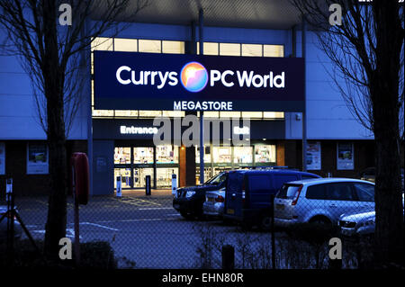 PC World Currys Megastore à Reading Berkshire UK Banque D'Images