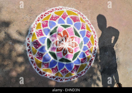 Kolams dans le village de Kuilapalayam, lors de Pongal fête des récoltes. Tamil Nadu, Inde. Banque D'Images