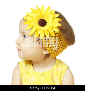 Portrait d'enfant drôle isolé sur blanc, Fleur de Coiffure Banque D'Images