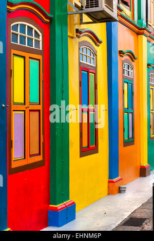 Façade colorée de capacités dans Little India, Singapour Banque D'Images