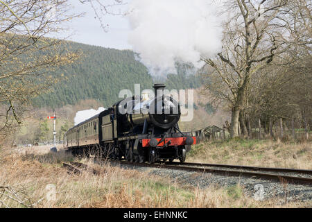Feuilles de train à vapeur sur le chemin de fer carrog llangollen Banque D'Images