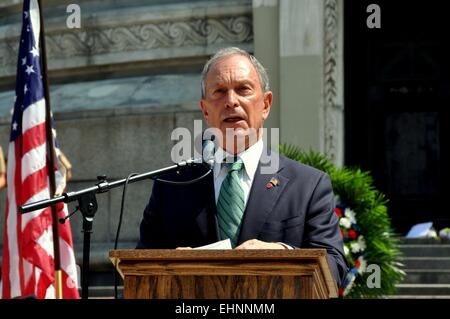 La ville de New York : le maire Michael Bloomberg s'exprimant lors de la cérémonie du Souvenir Le jour du Souvenir 2012 Banque D'Images