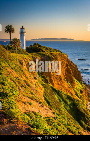 Point de vue Vicente phare au coucher du soleil, dans la région de Rancho Palos Verdes, en Californie. Banque D'Images