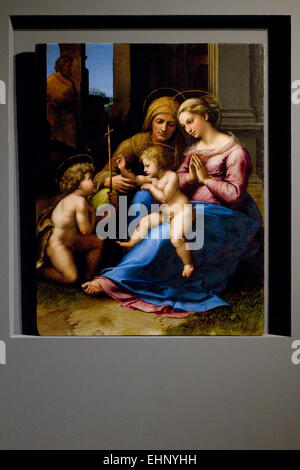 Torino, Italie, 16/03/2015. La peinture du XVIe siècle "la Madonna del Divino Amore" de Raphaël. La peinture, venant du Musée Capodimonte, sera en exposition jusqu'au 28 juin à Pinacoteca Agnelli à Turin. Banque D'Images