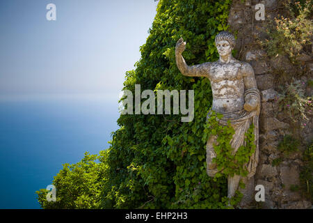 Statue au sommet du Monte Solaro, Capri, Baie de Naples, Italie Banque D'Images