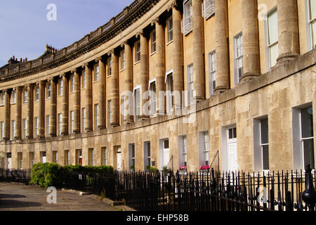 Courbant maisons du Royal Crescent à Bath, Angleterre Banque D'Images