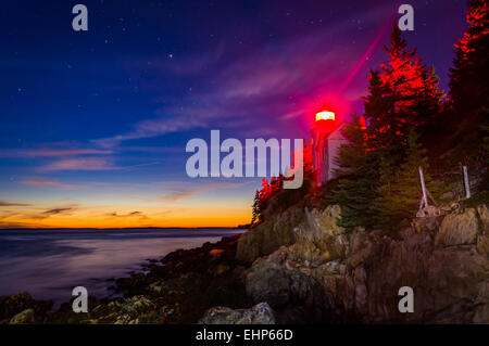 Bass Harbor Lighthouse de nuit, dans l'Acadia National Park, Maine. Banque D'Images