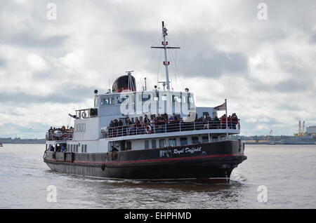 Mersey Ferry sur la rivière Mersey, Liverpool. Banque D'Images