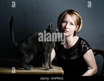 Femme et chat Banque D'Images