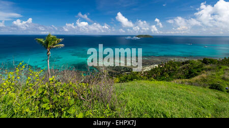 Dravuni Island est situé à Fidji et est une carte postale de l'île tropical parfait avec ses plages parfaites et chaleureux habitants. Banque D'Images