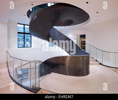 La Wellcome Collection escalier, Euston, Royaume-Uni. Architecte : Wilkinson Eyre Architects, 2015. Banque D'Images