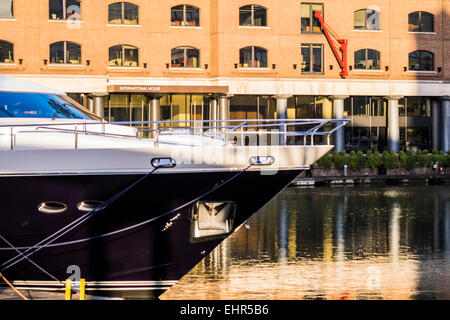 St Katharine Docks - Londres Banque D'Images