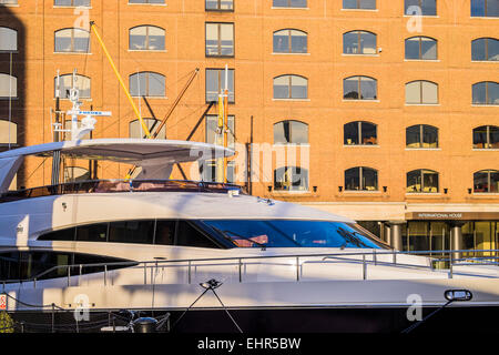 St Katharine Docks - Londres Banque D'Images