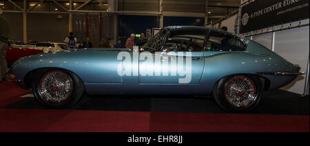 Une voiture de sport britannique Jaguar E-Type, 4.2, DHC, 1967. Banque D'Images