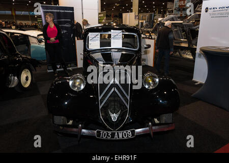 Du mid-size luxury car Citroen Traction Avant, 1952. Banque D'Images