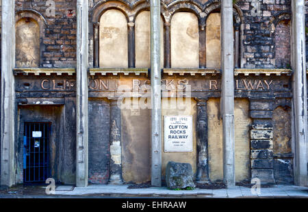 Entrée de l'ancien chemin de fer des rochers de Clifton à Bristol, Angleterre Banque D'Images