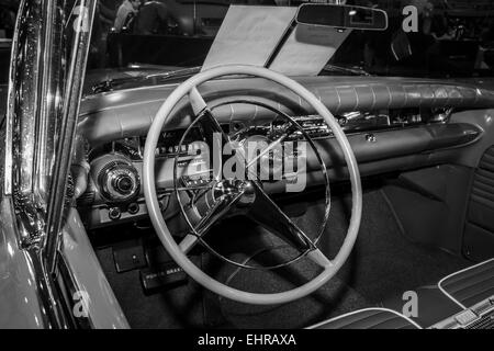 Cabine d'un berline Buick Riviera, convertible 1958. Banque D'Images