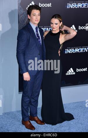 New York, NY, USA. Mar 16, 2015. Miles Teller, petite amie Keleigh Sperry à arrivés pour la série divergente : Première mondiale d'insurgés, Ziegfeld Theatre, New York, NY 16 Mars, 2015. Credit : Gregorio T./Binuya Everett Collection/Alamy Live News Banque D'Images