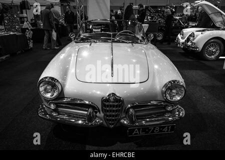 Voiture Compacte Alfa Romeo Giulietta Spider, carrosserie par Pininfarina Banque D'Images