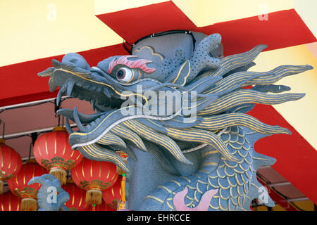 Chines dragon statue au Temple de Thean Hean Boo Chew Jetty, George Town, Penang Malaisie Banque D'Images