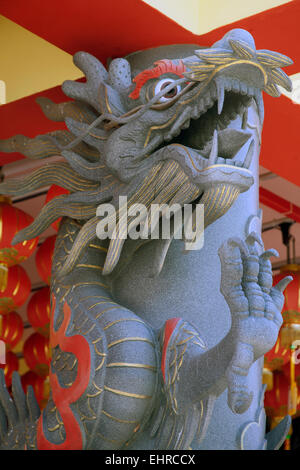 Chines dragon statue au Temple de Thean Hean Boo Chew Jetty, George Town, Penang Malaisie Banque D'Images