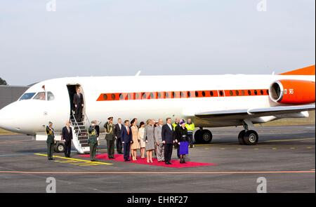 Copenhague, Danemark. 17 mars, 2015. S.m. Le Roi Willem-Alexander, SM la Reine Maxima, SM la Reine Margrethe, SAR le Prince Henrik lors de l'arrivée à l'aéroport Kastrup et la cérémonie officielle du 1er jour de l'état 2 jours visite du couple royal néerlandais au Danemark. Dpa : Crédit photo alliance/Alamy Live News Banque D'Images