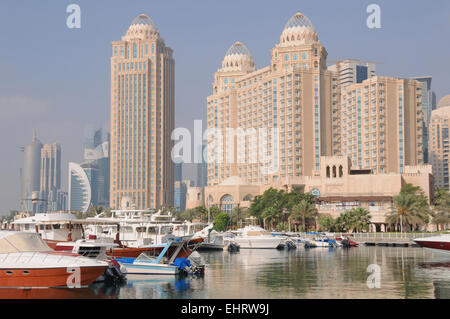 Four Seasons Hotel and Marina, West Bay, Doha, Qatar. Moyen Orient. Le Qatar Hôtels. Banque D'Images