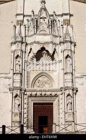 Entrée de l'église Saint François à Ancône, Italie Banque D'Images