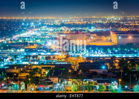 Vue de nuit Hilltop Park, à Signal Hill, à Long Beach, Californie. Banque D'Images