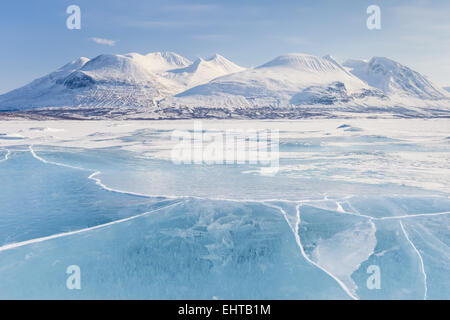 Lake Akkajaure avec Mont Akka, Laponie, Suède Banque D'Images