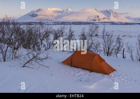 Lake Akkajaure avec Mont Akka, Laponie, Suède Banque D'Images