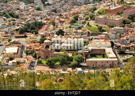 Vue aérienne de Zacatecas, Mexique, ville coloniale colorée Banque D'Images