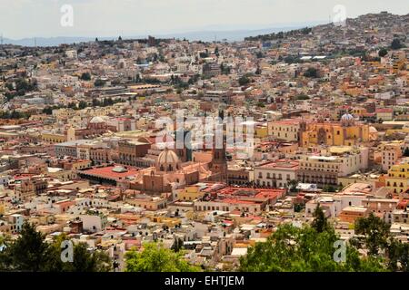 Vue aérienne de Zacatecas, Mexique, ville coloniale colorée Banque D'Images