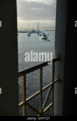 Vue depuis l'intérieur de la tour d'observation de la Guancha. Puerto Rico. Le territoire américain. L'île des Caraïbes. Banque D'Images