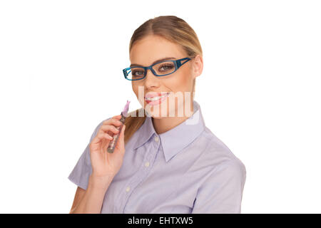 Jeune femme Smokin Cigarette électrique Banque D'Images